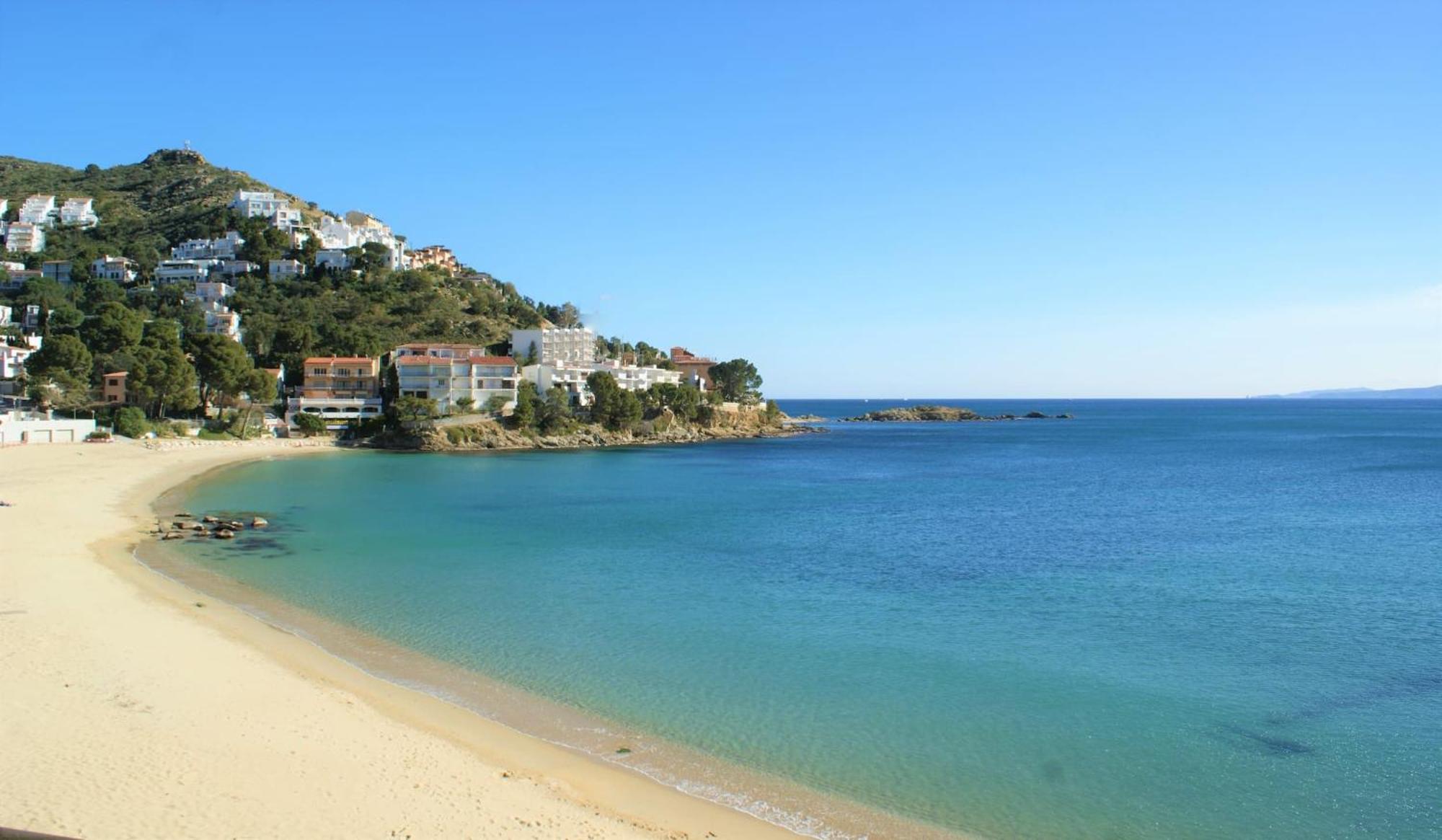 Apartamento en Roses con vistas al canal y piscina Exterior foto