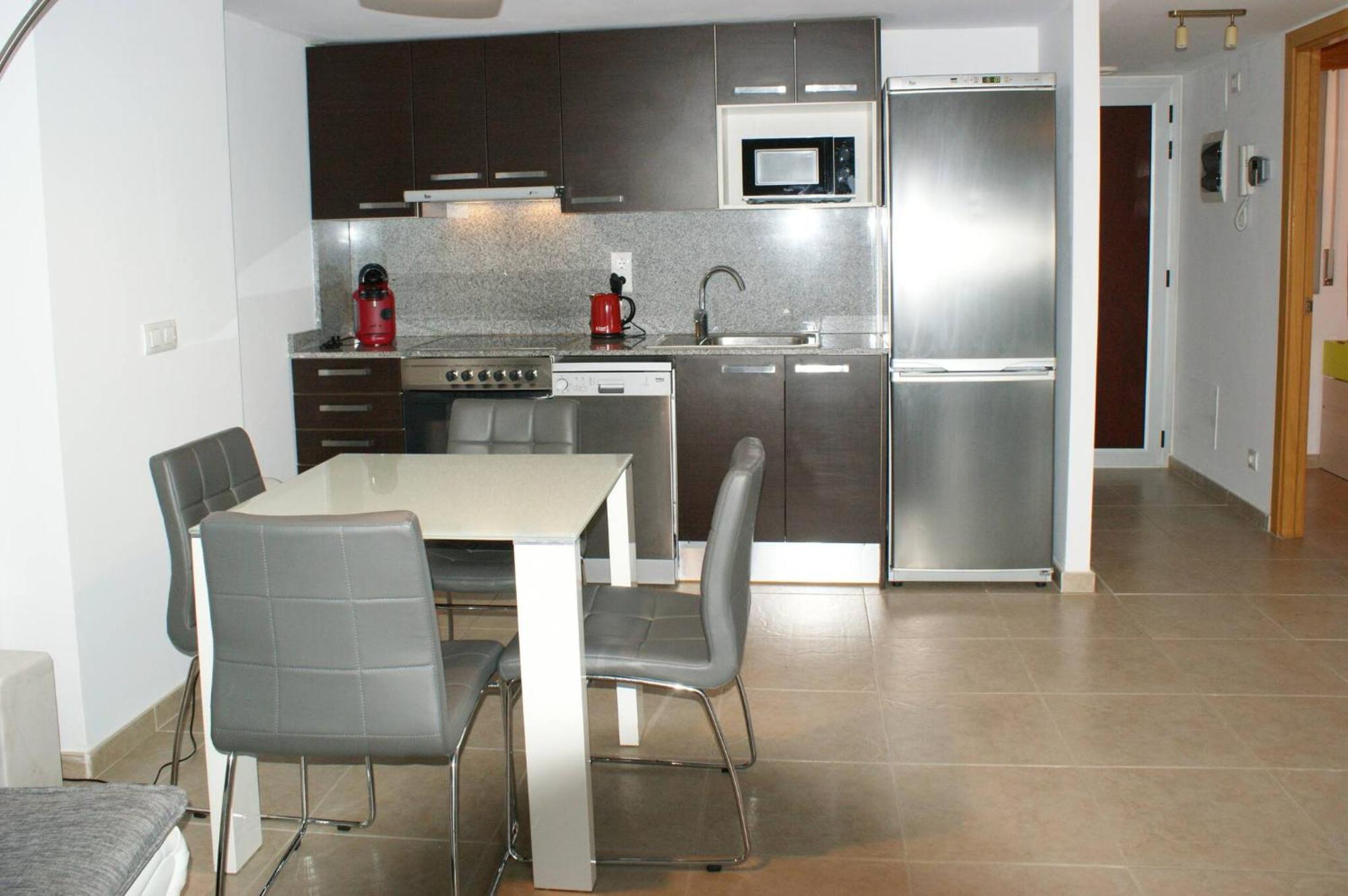 Apartamento en Roses con vistas al canal y piscina Exterior foto