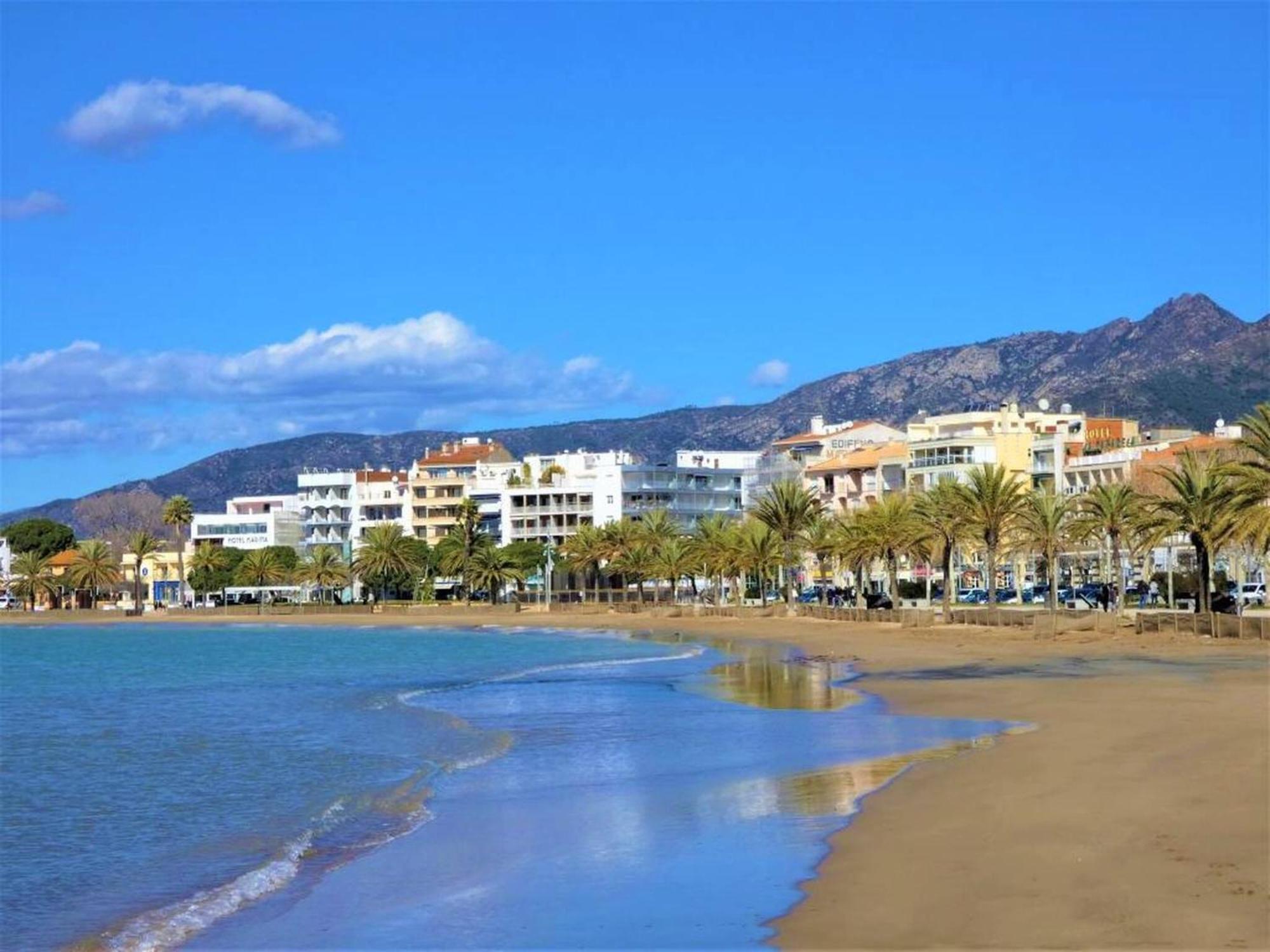Apartamento en Roses con vistas al canal y piscina Exterior foto