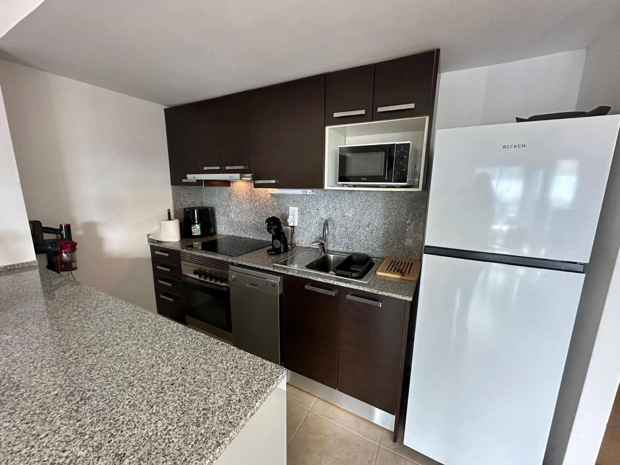 Apartamento en Roses con vistas al canal y piscina Exterior foto